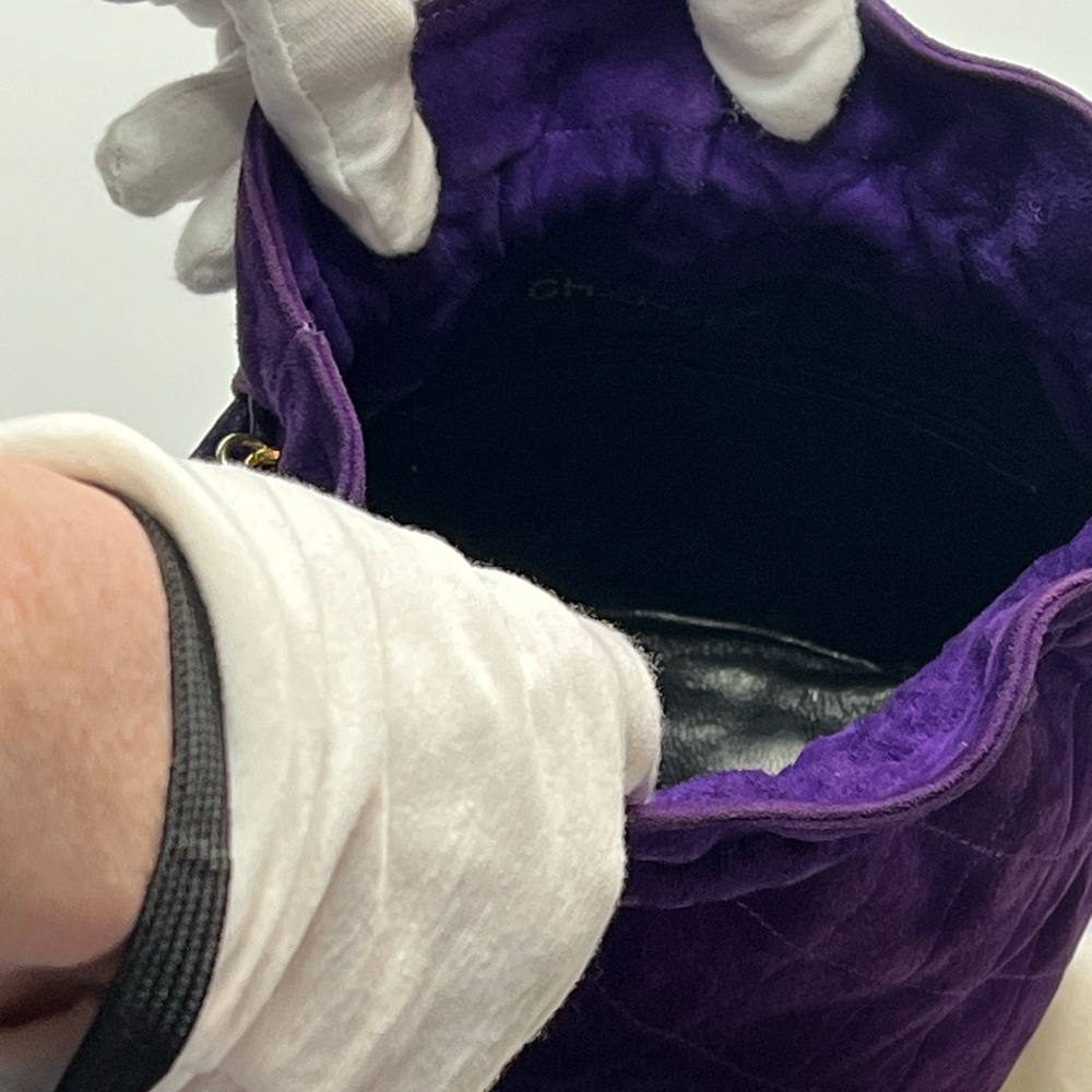 AMAZING CHANEL VINTAGE PURPLE bag with drawstring handles, 24 gold-plated chain. - Picture 8 of 12